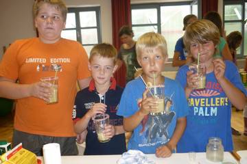 Wir mixen leckere Cocktails 15